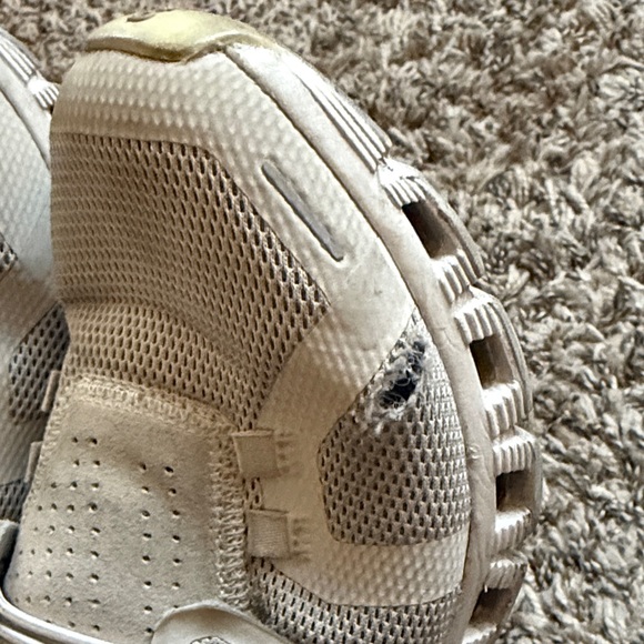 On Running Cloud Sneakers in Light Beige - Picture 7 of 9